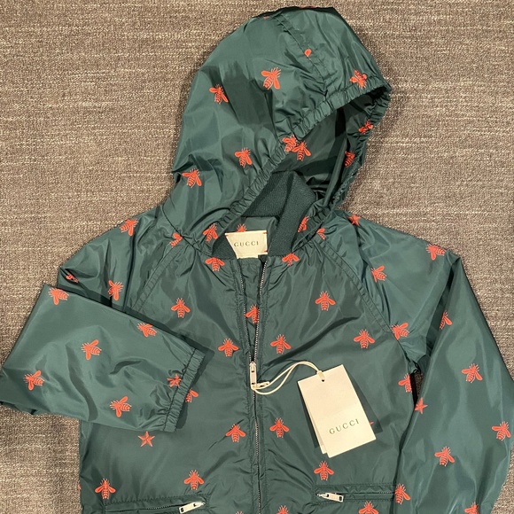 NWT - Gucci “Bee and Star” Windbreaker - Kids Sz 36 M